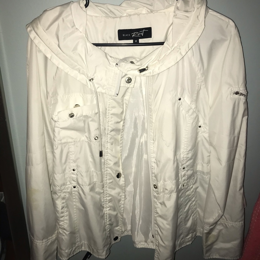 Black River White Coat